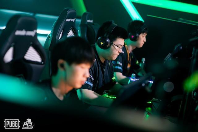 的青少年来 的青少年来